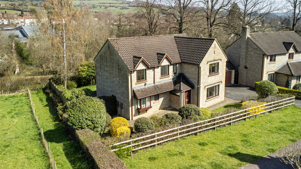Substantial 1990’s Five Bedroom Detached House. Very Popular Location.