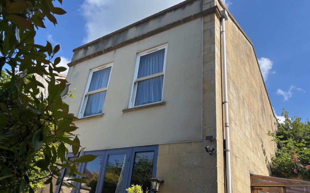 Modern One Bedroom Apartment. Courtyard. Garage.