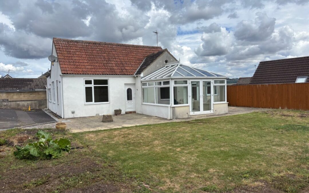 A 1920’s Detached Bungalow, Level Plot, Great Potential